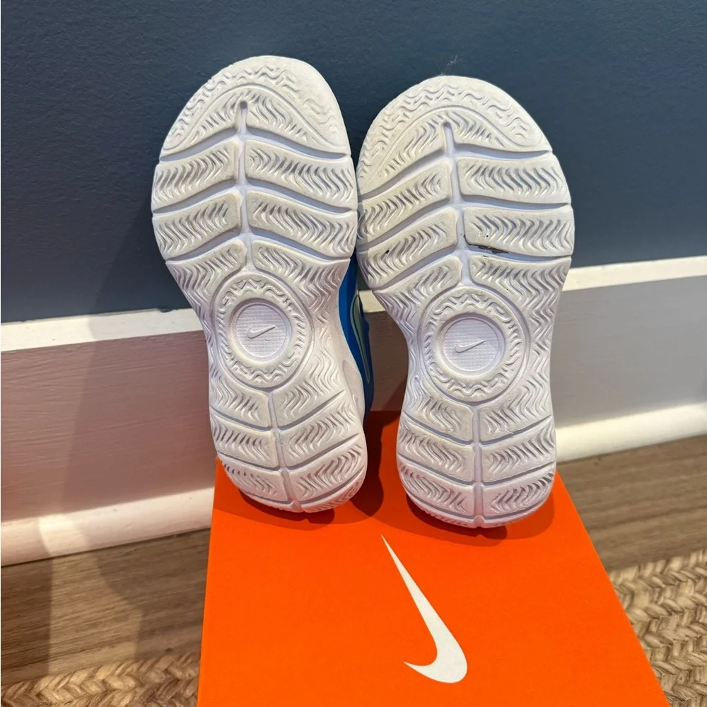 Nike Kids Flex Runner Blue Sneakers - Picture 2 of 4